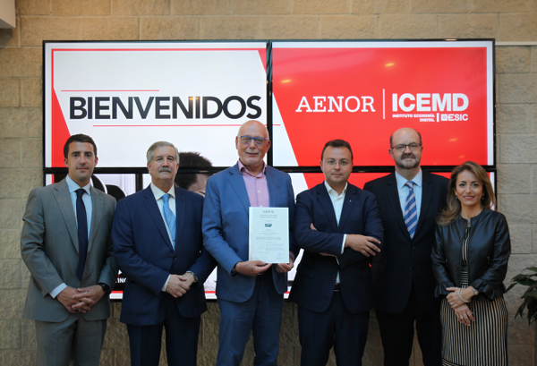 Entrega del certificado de Calidad de Datos AENOR a ICEMD